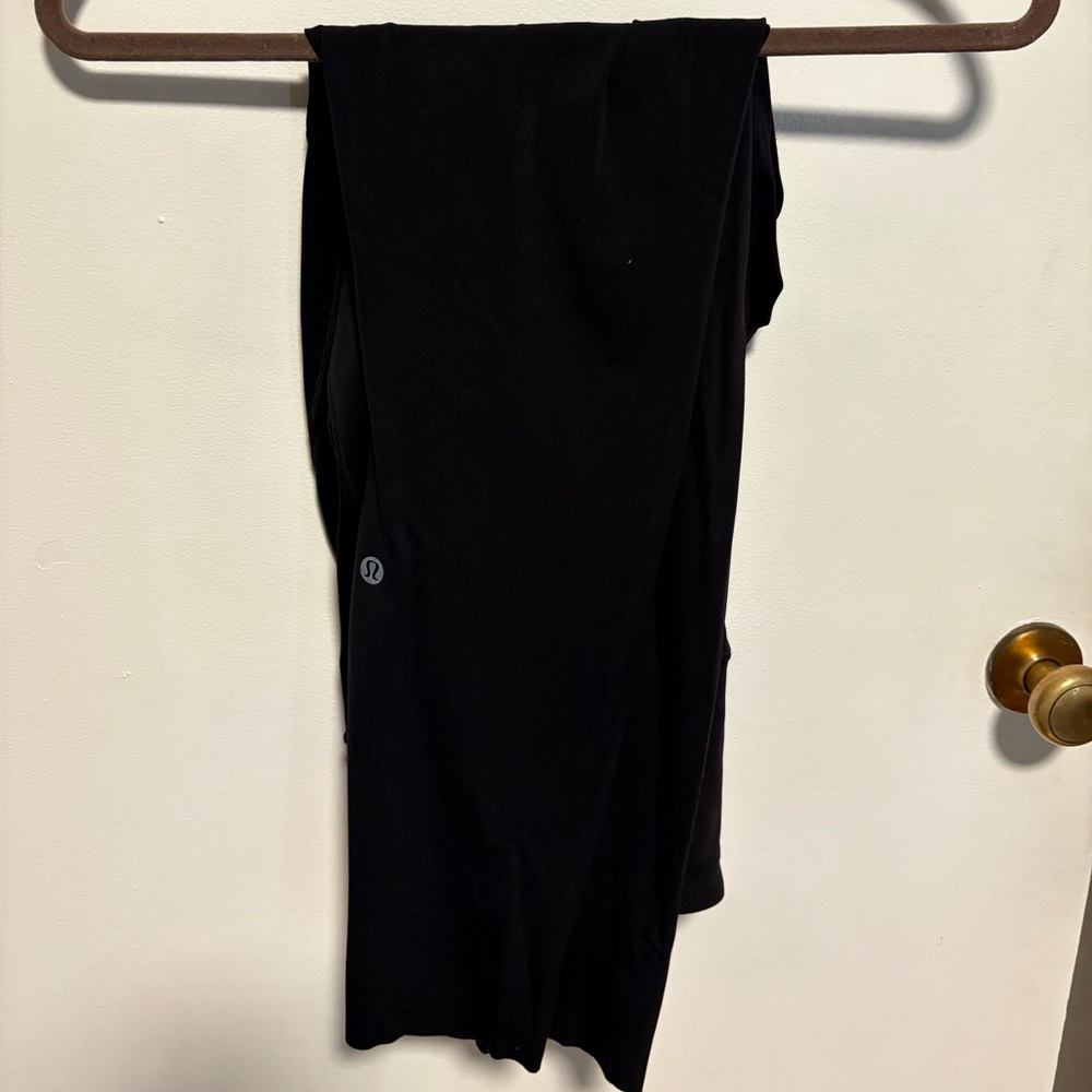 Black Lululemon leggings